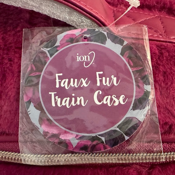 Big Cosmetics/Toiletrie Bags Bundle! All New w/Tags! 💋 - Picture 5 of 12